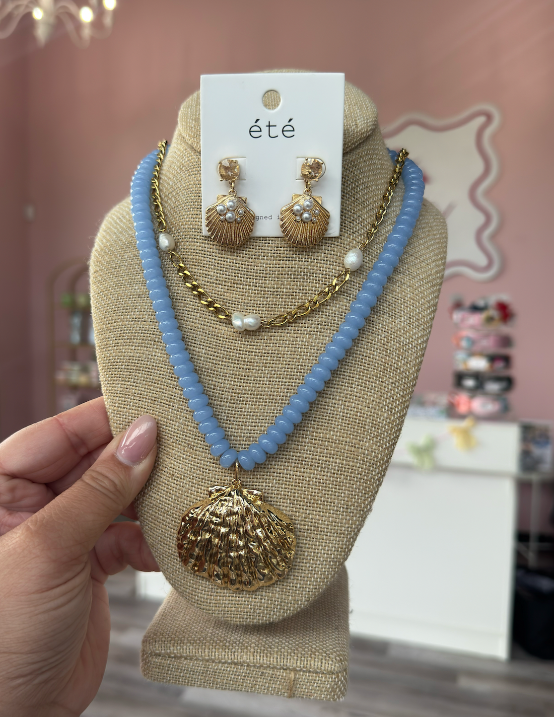 Beaded Gold Shell Necklace - Periwinkle