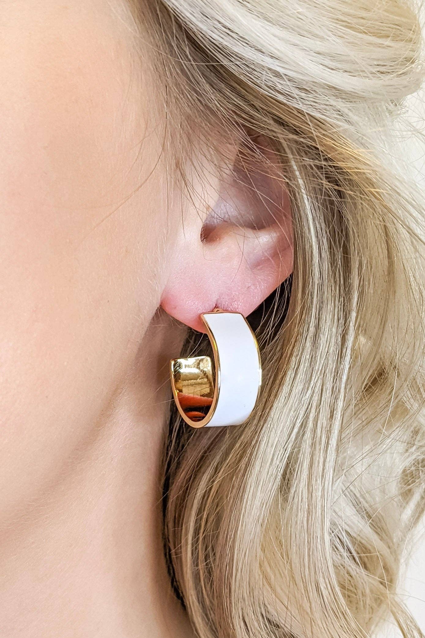 Madelynn Earrings: WHITE