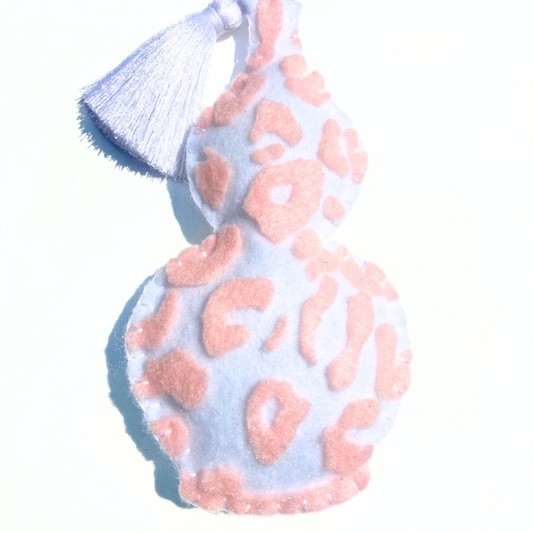 Chinoiserie Vase Ornament