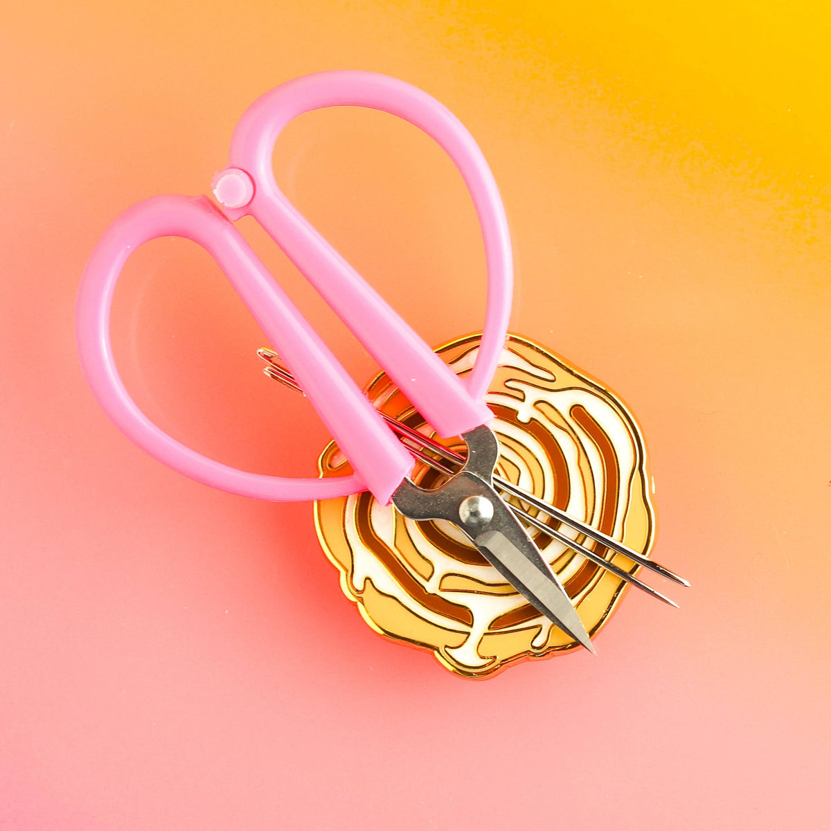 Cinnamon Roll Needle Minder