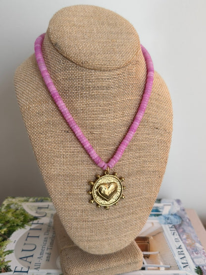 It Girl Necklace: Magenta