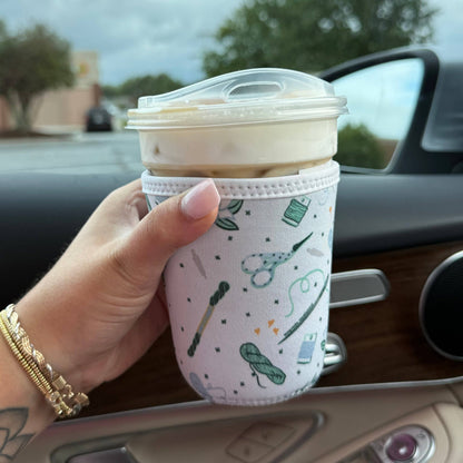 Magnolia Needlepoint Pattern Cup Sleeve Koozie: Small