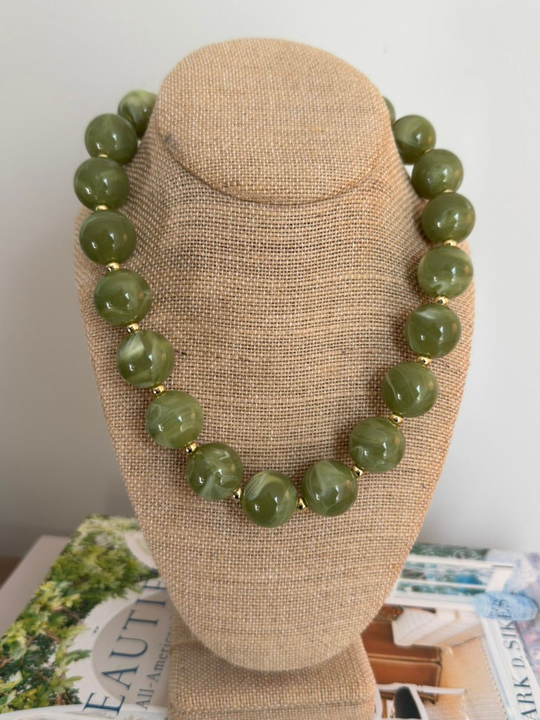 Lydia Necklace: Jayda