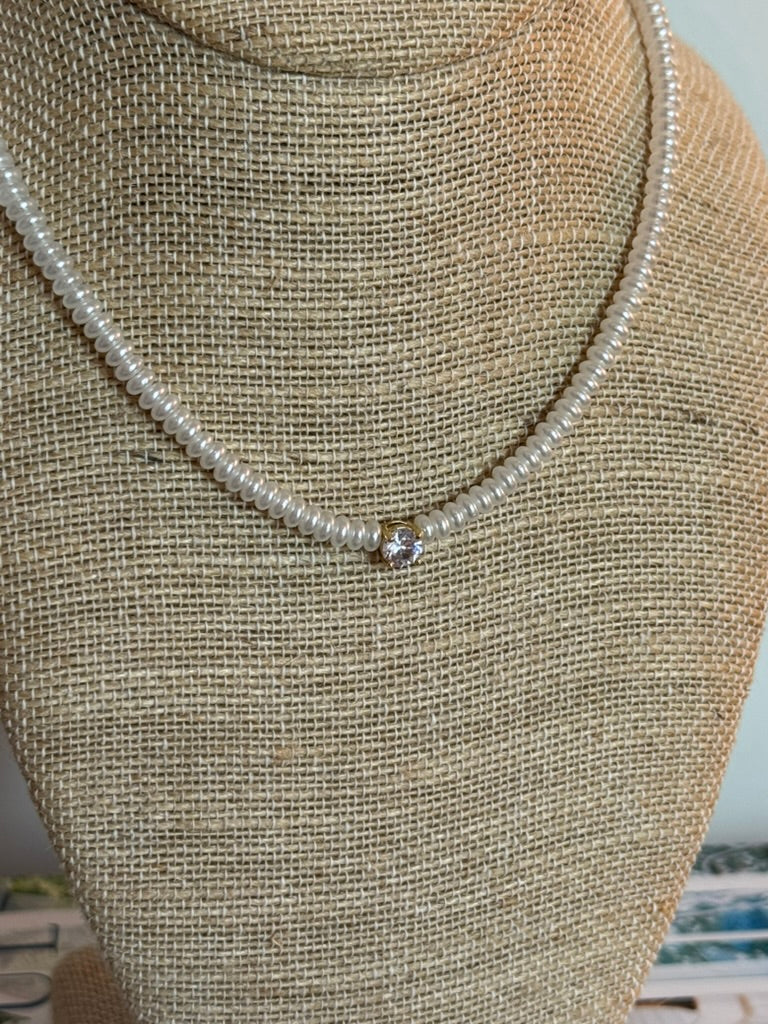 Cara Necklace: Pearl