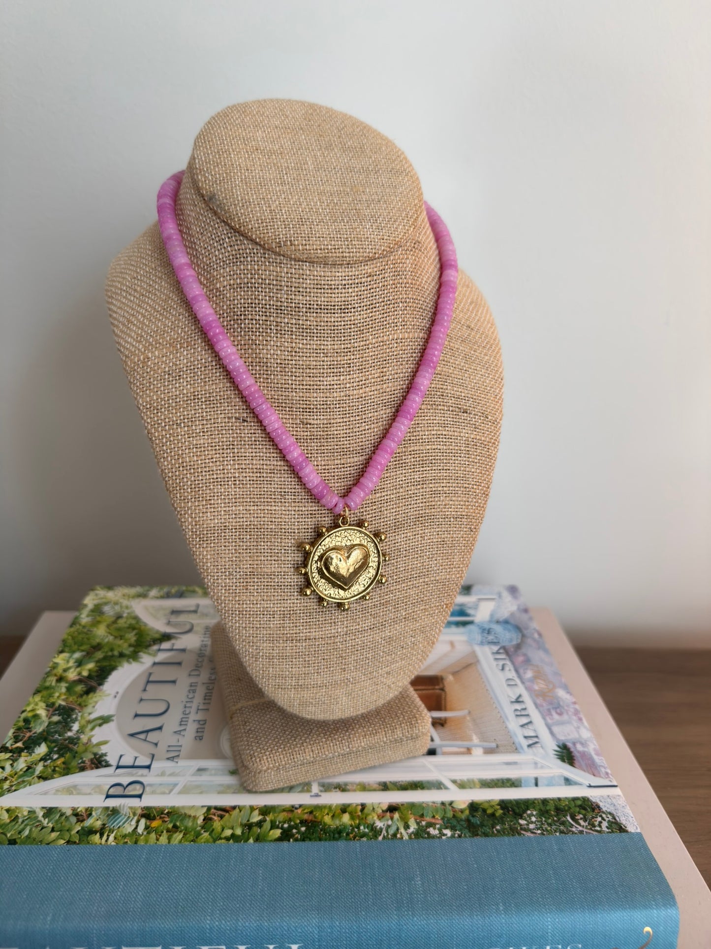 It Girl Necklace: Magenta