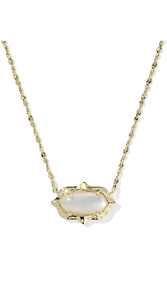 Elisa Scallop Frame Short Pendant Necklace Mother of Pearl