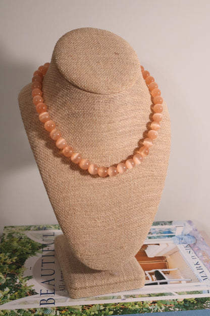 Cat Eye Necklace: Neutral