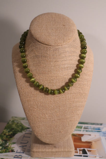 Cat Eye Necklace: Olive