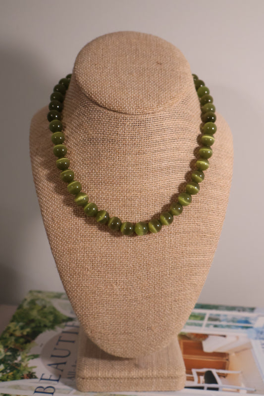 Cat Eye Necklace: Olive