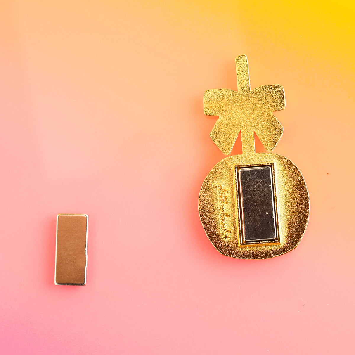 Candy Apple Needle Minder