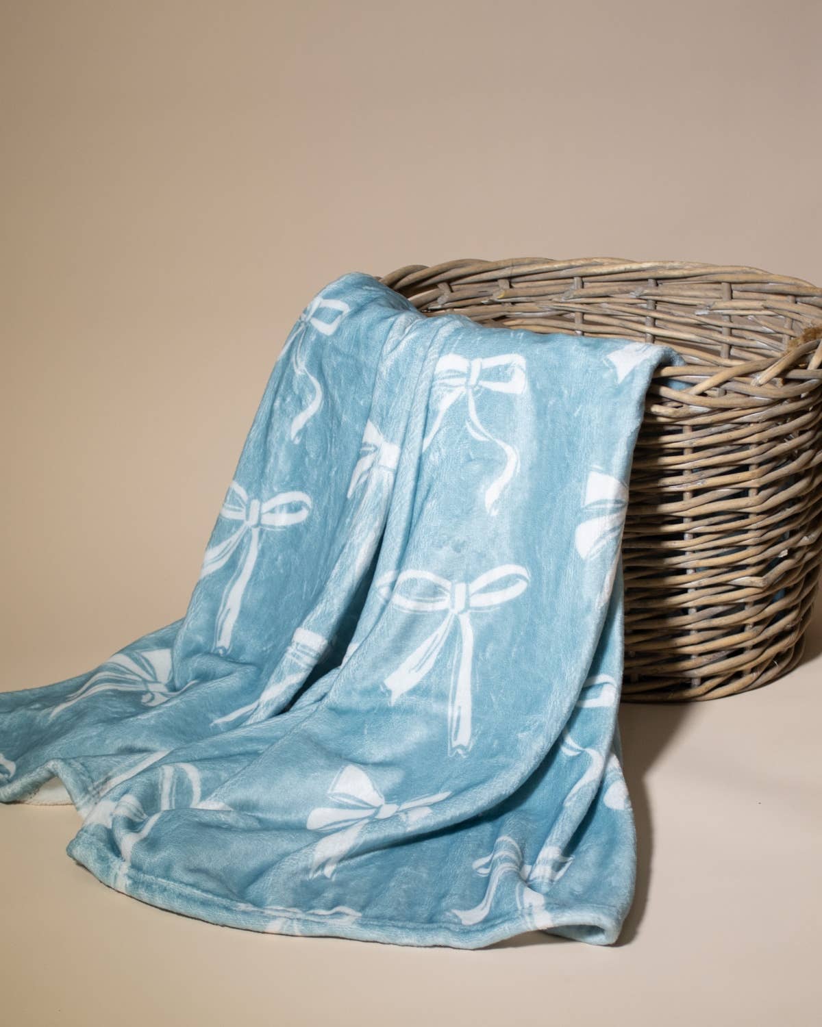 Hannah Bow Blanket